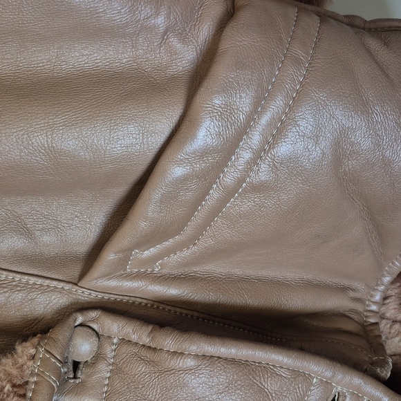 Vintage Leather Ranch 1980s Dolman Sleeve Tan Shearling Jacket, Size M - Picture 2 of 15